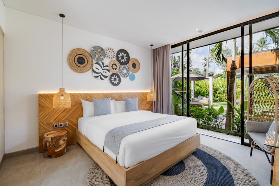 Bed, View (from property/room), Bedroom, Garden view