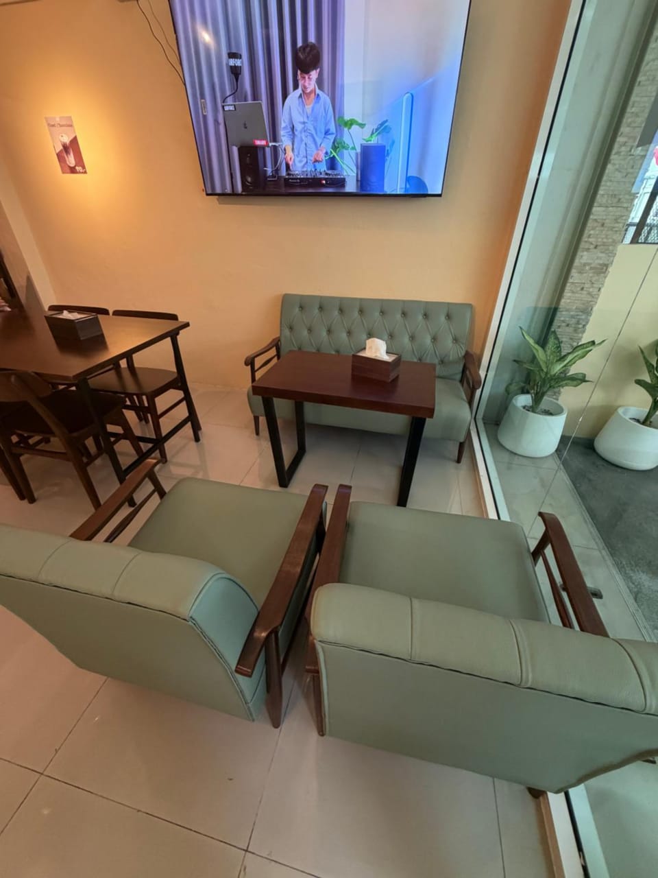 Communal lounge/ TV room, Lounge or bar