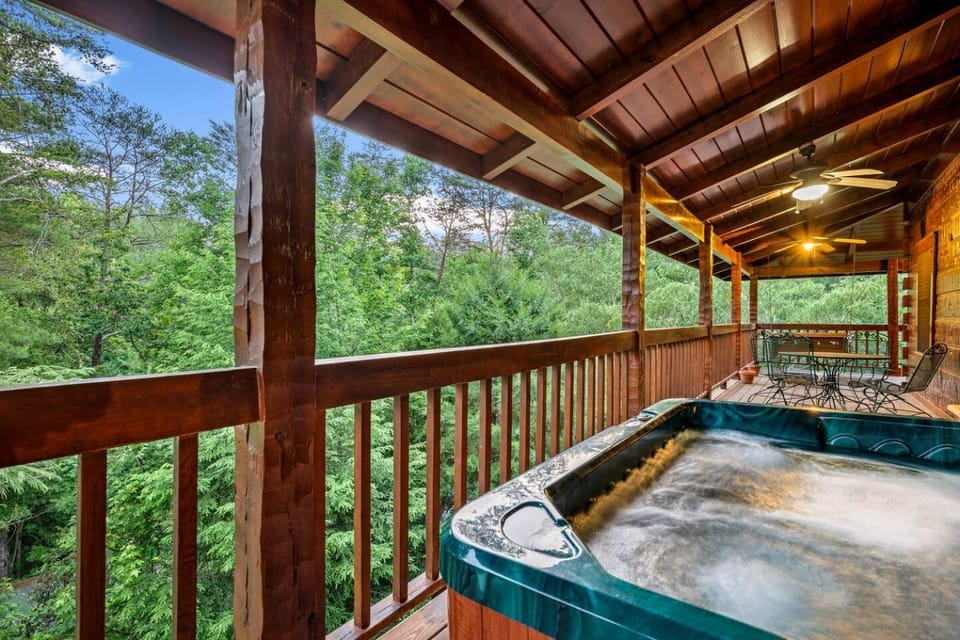 Natural landscape, Hot Tub, View (from property/room)