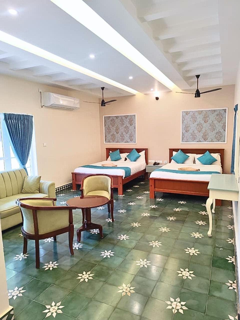 Bed, Photo of the whole room, Seating area, Bedroom, air conditioner