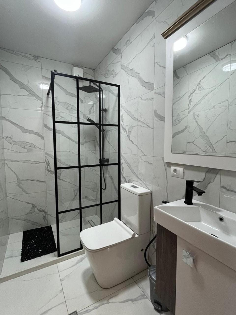 Maeva's Nest - Tirana City Center Apartment in Tirana