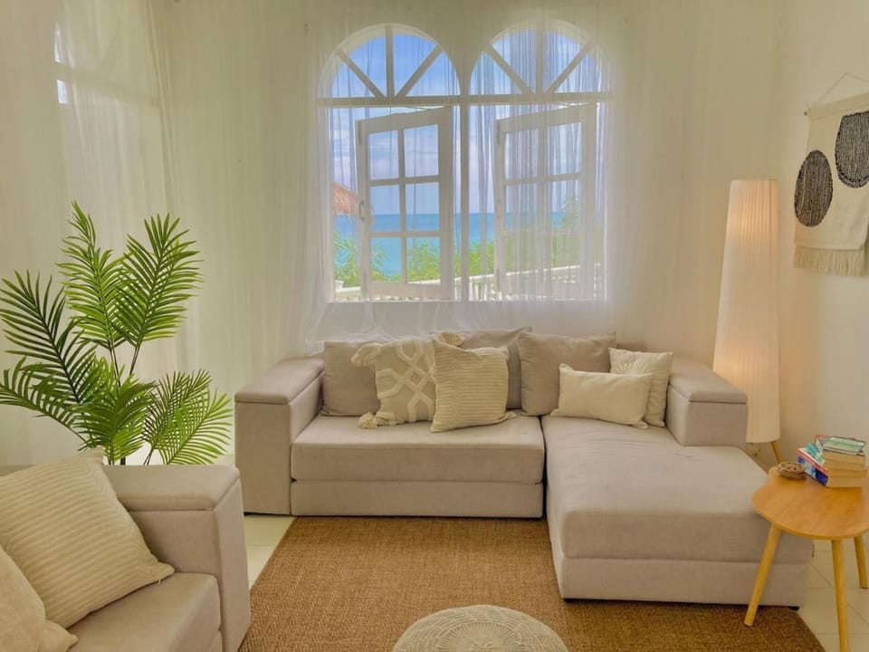 Direct Beach Access Rustic House with Private Pool Villa in Rawai