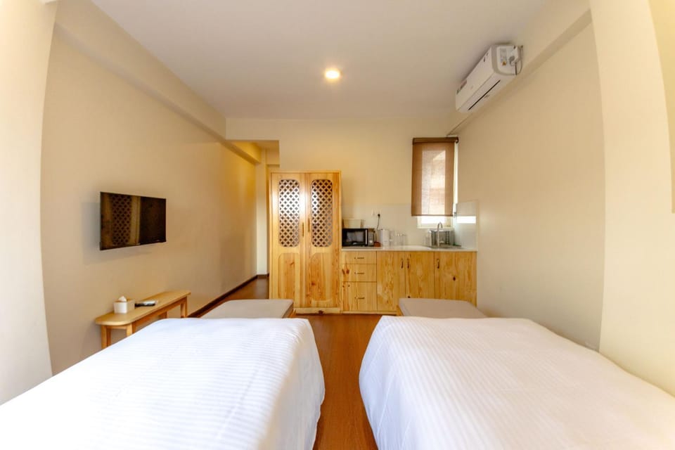 Bed, TV and multimedia, Photo of the whole room, Bedroom, air conditioner