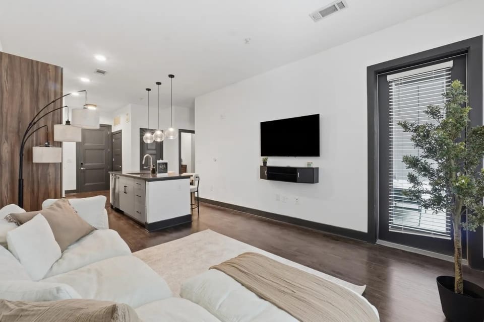 Modern Luxury 1BR 1BA Midtown Mca Luxe Stays Apartment in Atlanta