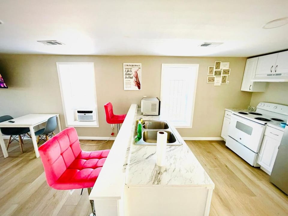 Rosa 2Bed Apartment by CityLux - 10 mins Airport Apartment in Chester
