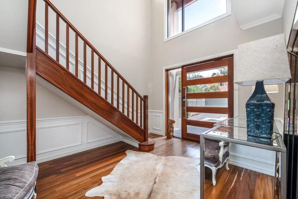 4 Bedroom Luxury Home in South Perth House in Perth