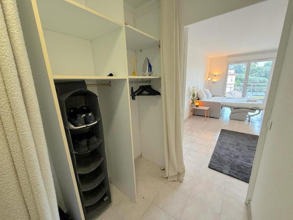 Charming cozy studio with sunny balcony Apartment in Nice