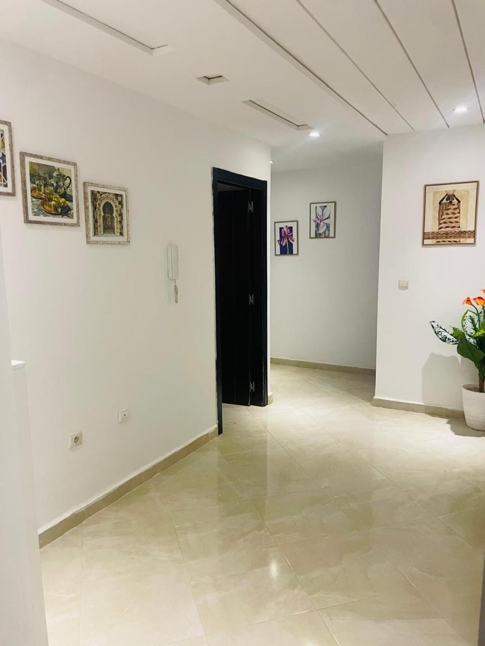 Appartement climatisé avec garage et ascenseur WIFI Apartment in Morocco