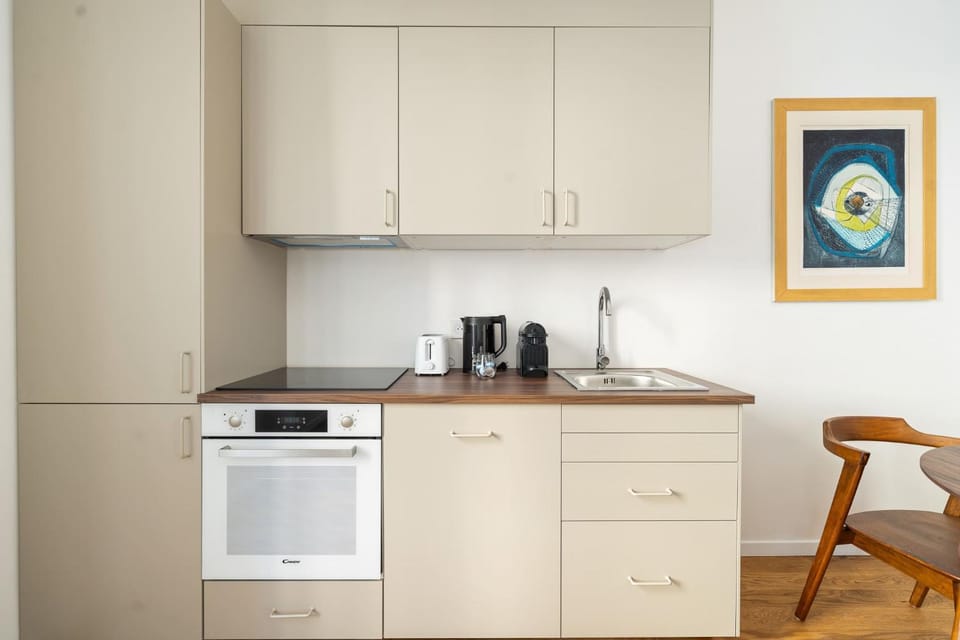 Kitchen or kitchenette, oven