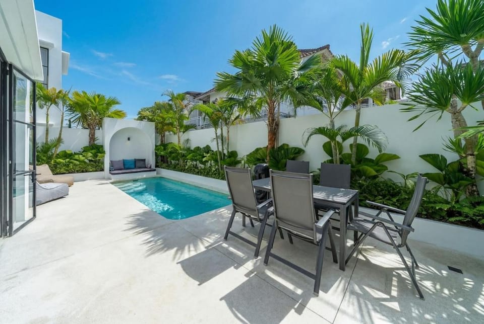 Luxe at Umalas - Tropical 3BR Villa in the Heart of Umalas Villa in North Kuta