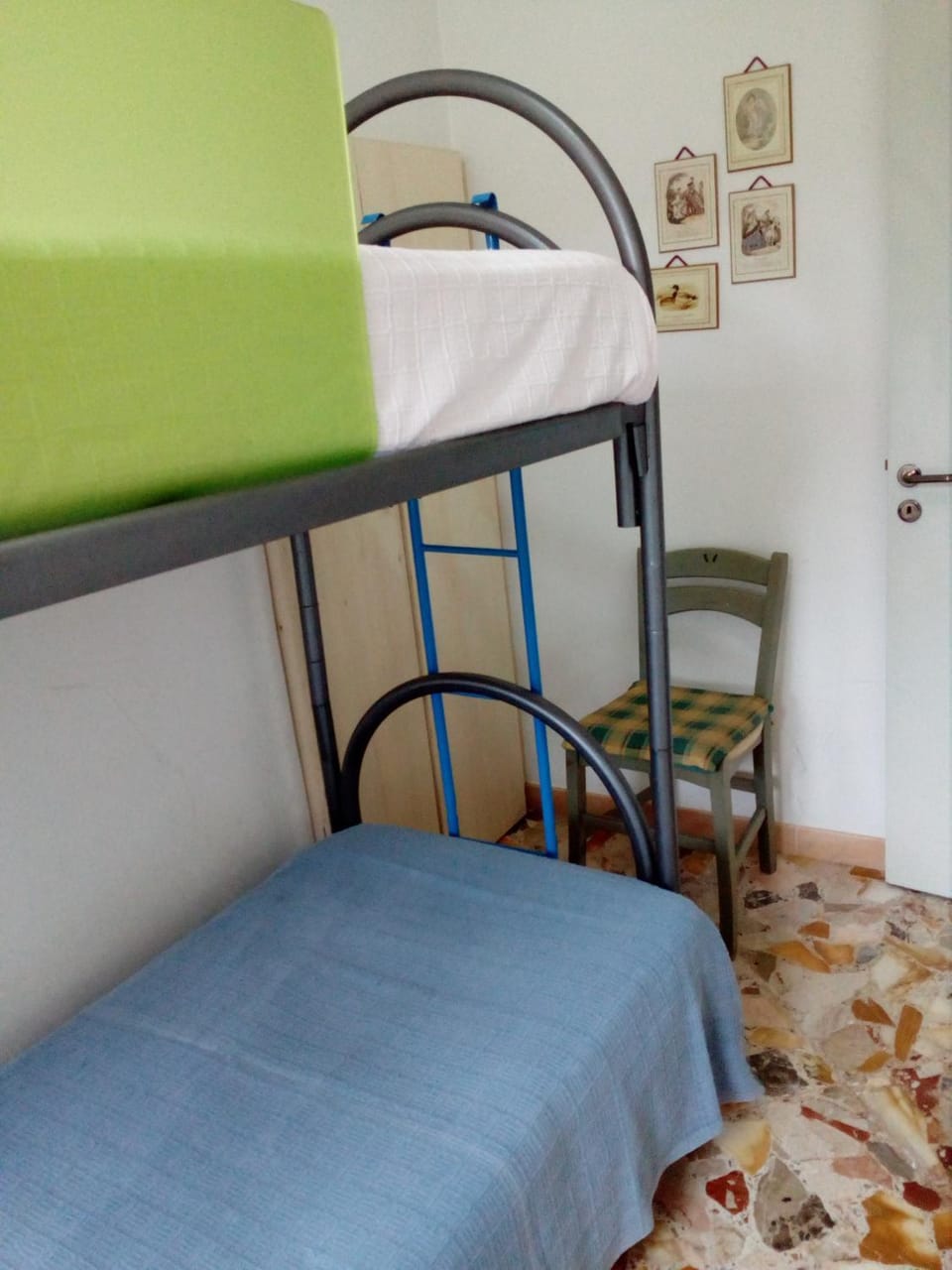 bunk bed