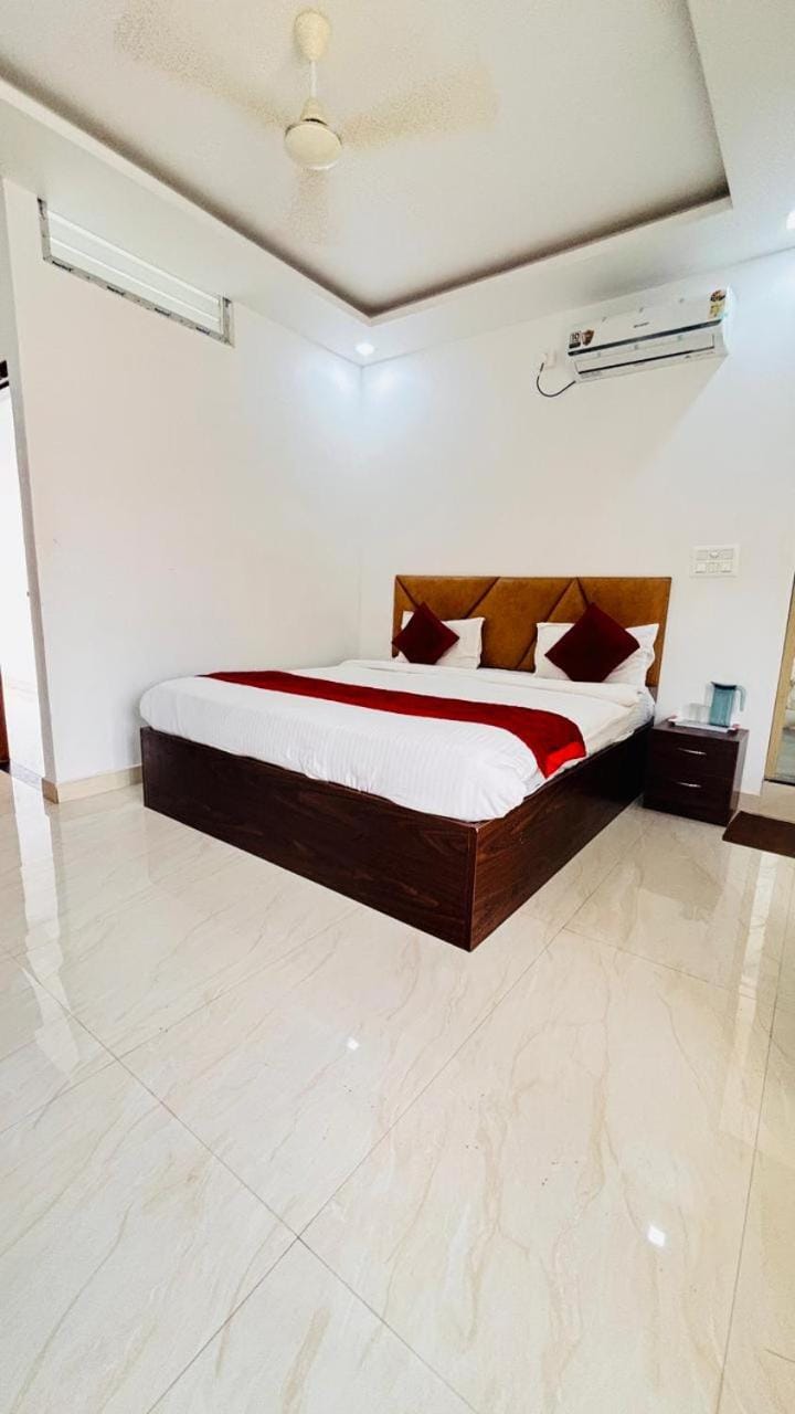 Hotel Dream Palace Hotel in Mysuru
