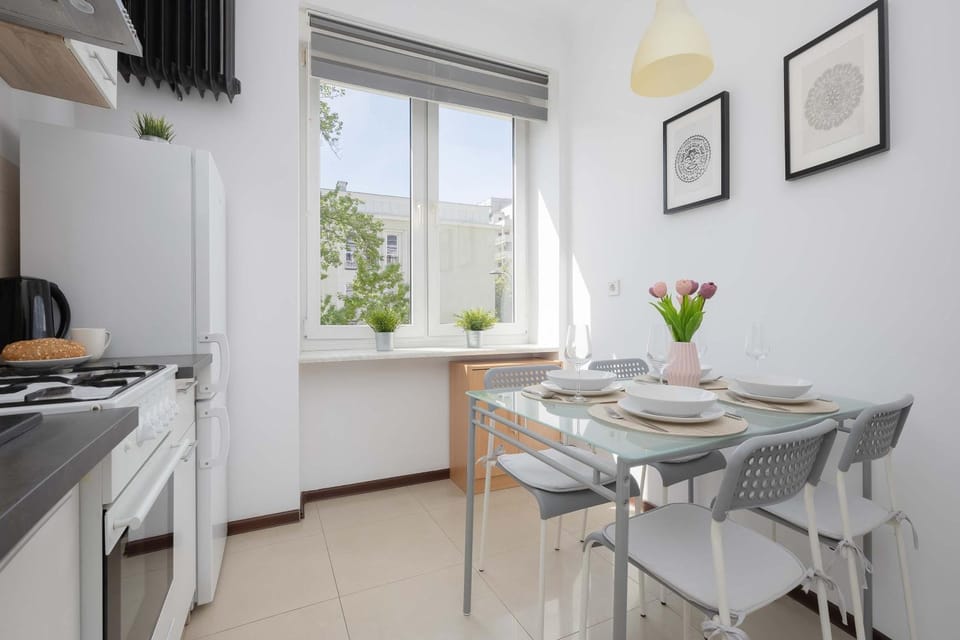 Kitchen or kitchenette, oven, stove