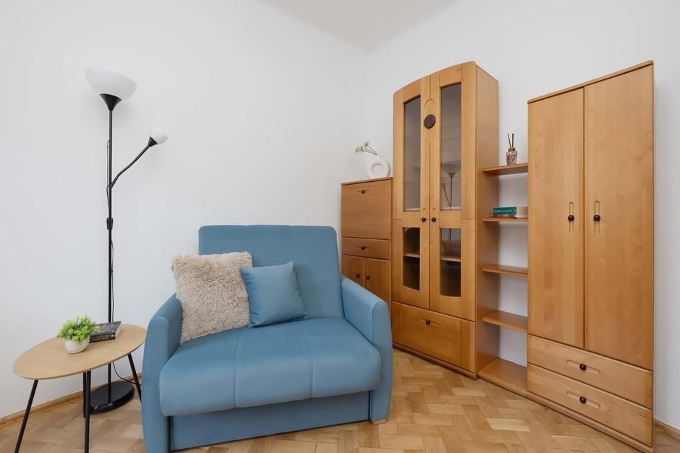 Seating area, wardrobe