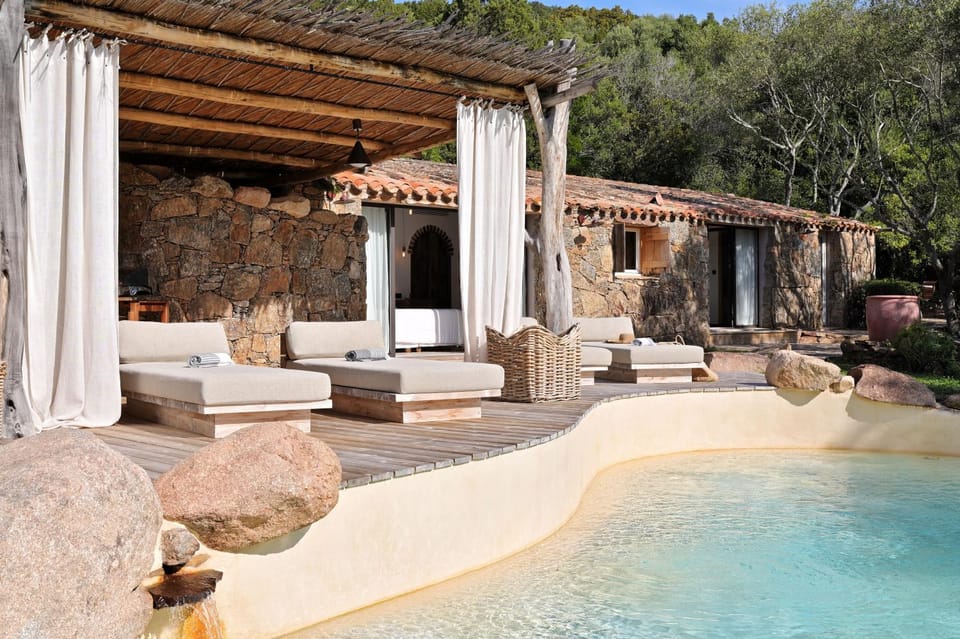 Pool view, Swimming pool, sunbed