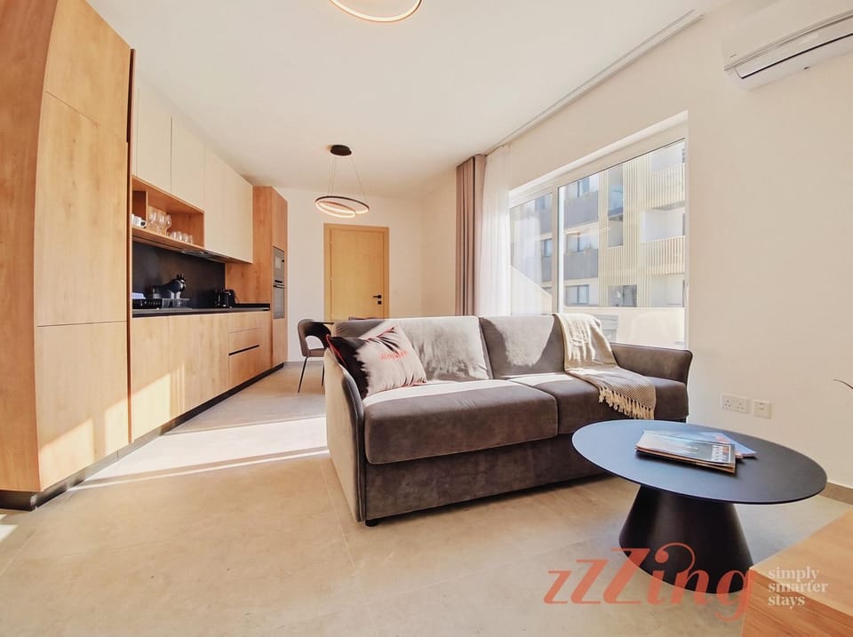 Kitchen or kitchenette, Living room, Seating area, Dining area, stove