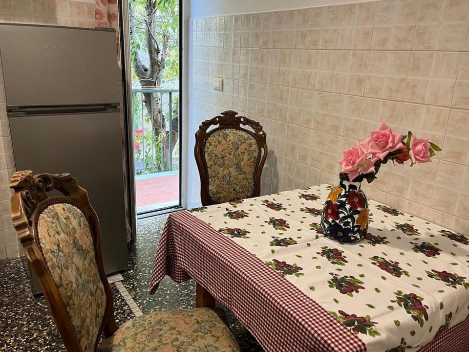 Communal kitchen, kitchen