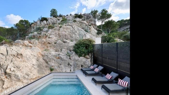 The One House in Serra de Tramuntana