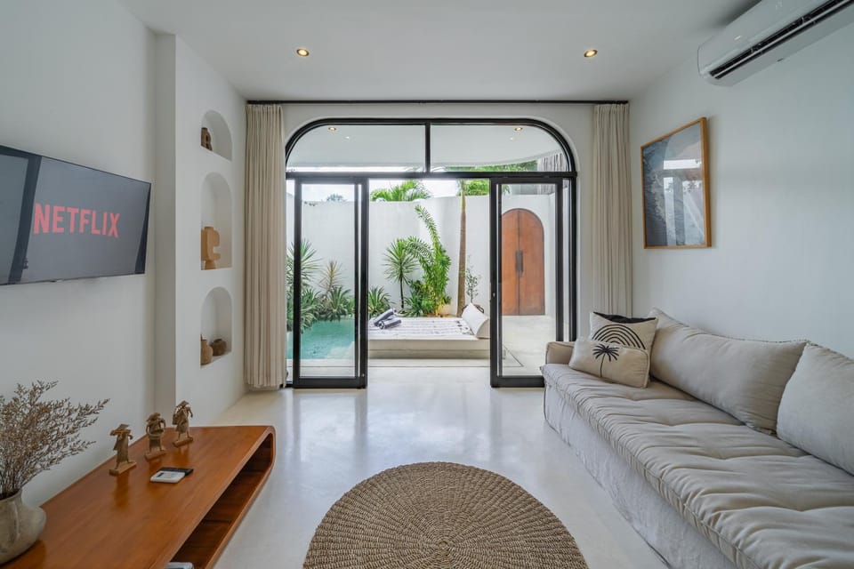Casa Nalani - 2BR Tropical Oasis Villa in Umalas Villa in North Kuta