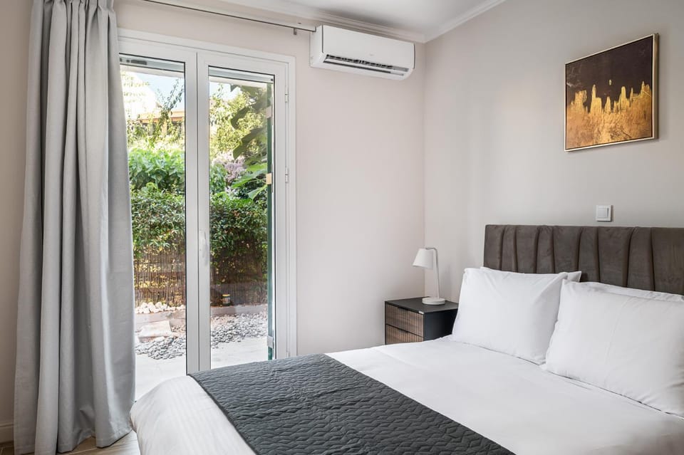 Bed, Bedroom, air conditioner