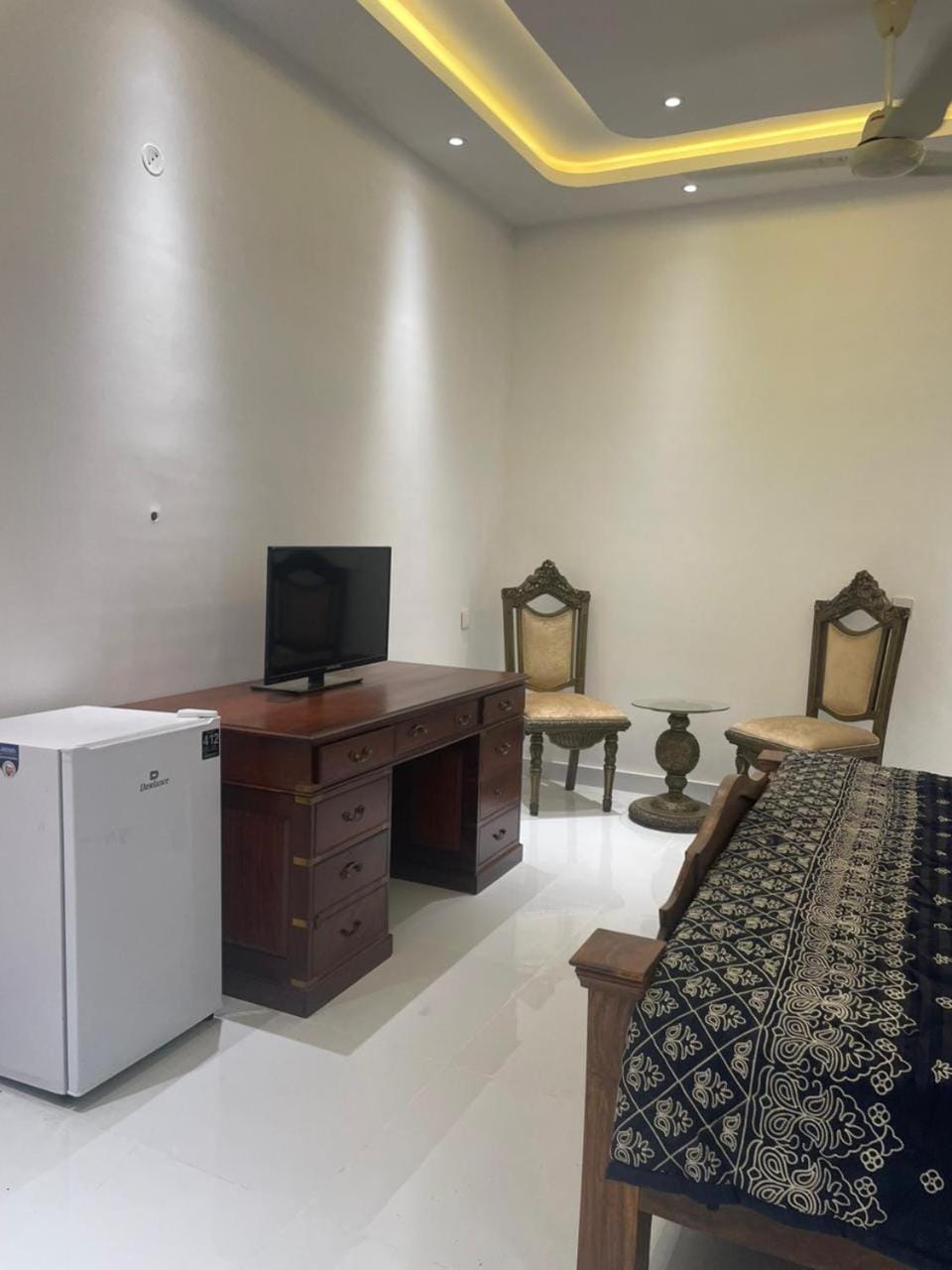 Captain's Lodge Bed and Breakfast in Karachi