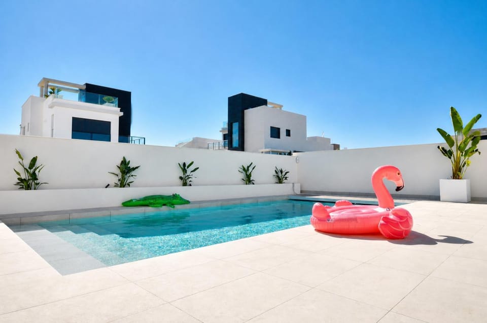 Swimming pool, Swimming pool