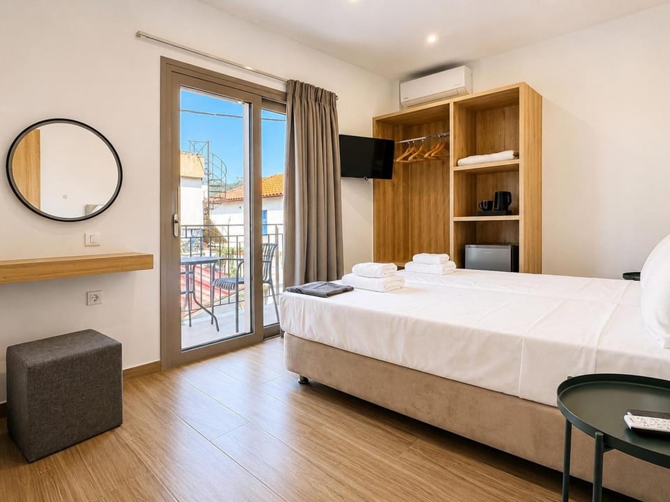 Dolphin hotel Hotel in Argolis, Greece
