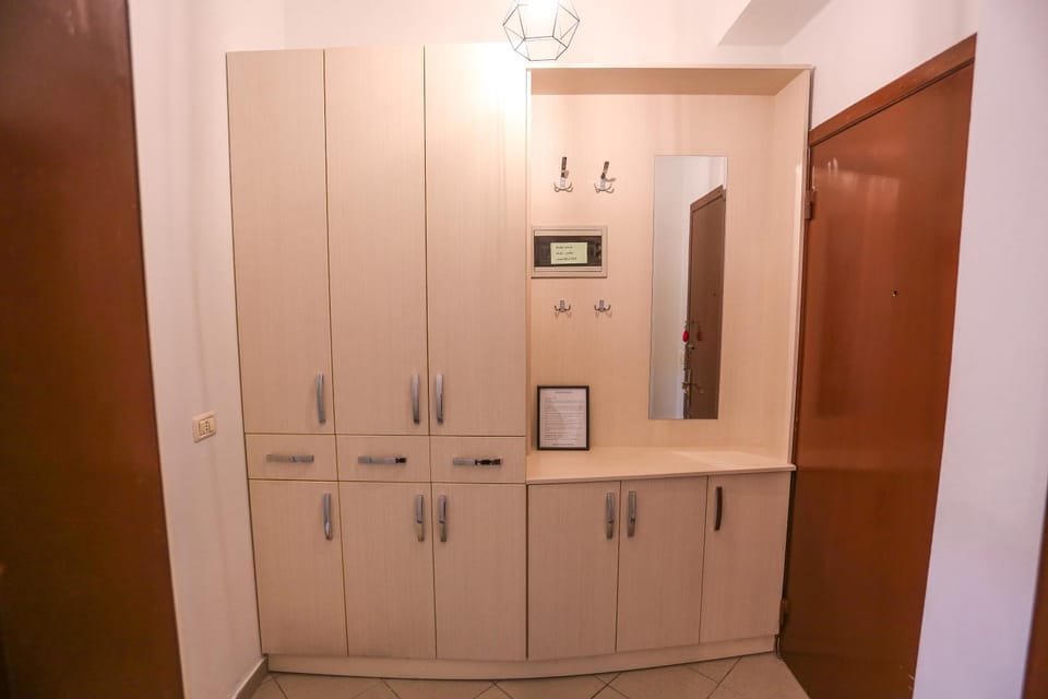 Tirana Views Apartment - Comfy and Spacious Apartment in Tirana