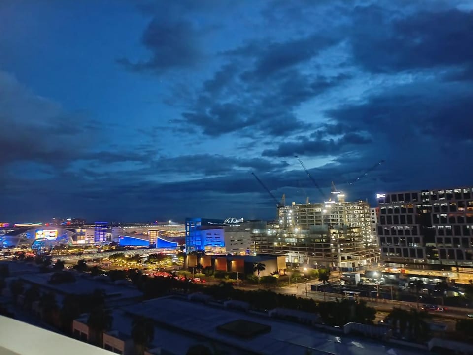 Shore 1 Tower Staycation Apartment hotel in Pasay