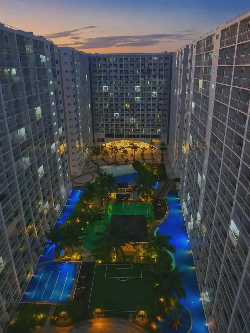 Shore 1 Tower Staycation Apartment hotel in Pasay
