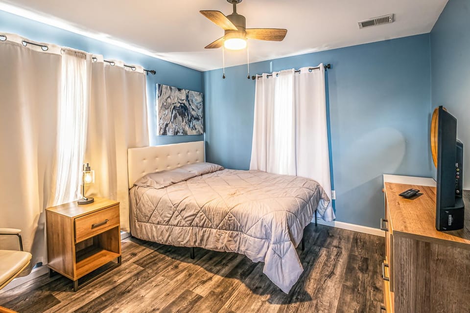 Bed, Bedroom