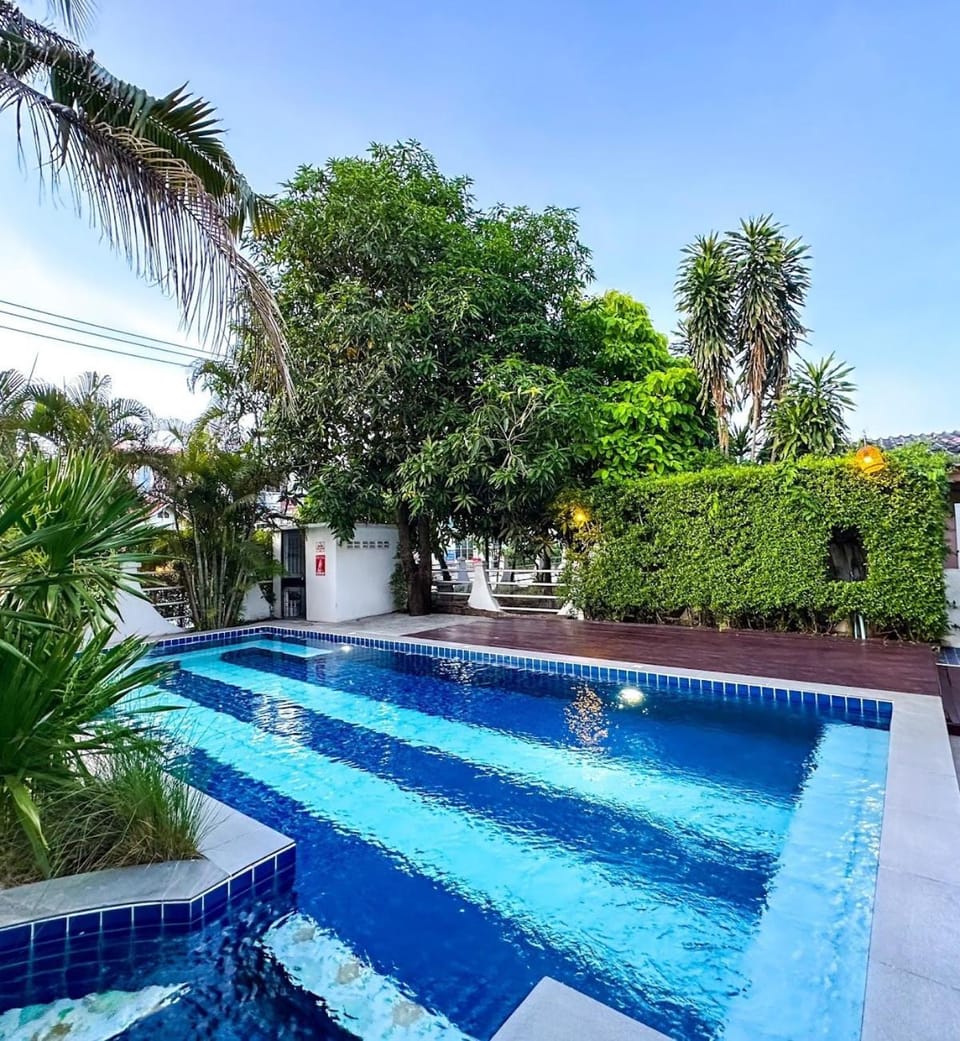 PaPa Beach Pool Villas Pattaya Villa in Pattaya City