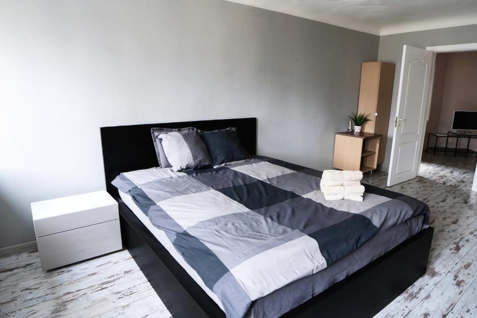 Cozy Old Town Stay with Bath Apartment in Riga