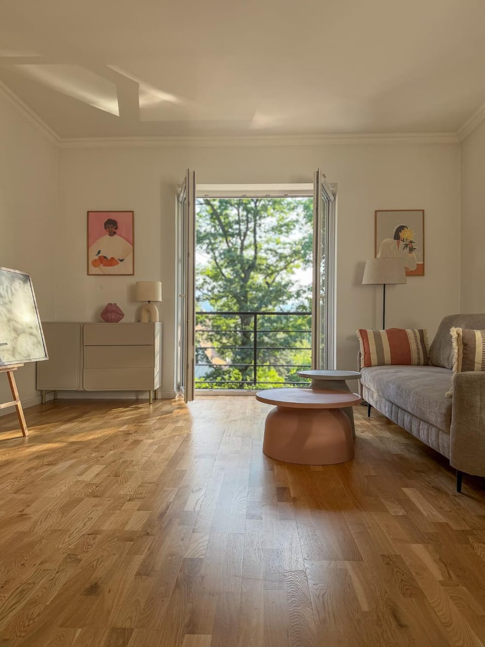 Living room, Seating area