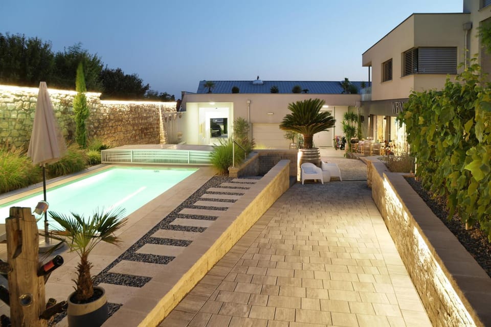Patio, Garden, Swimming pool