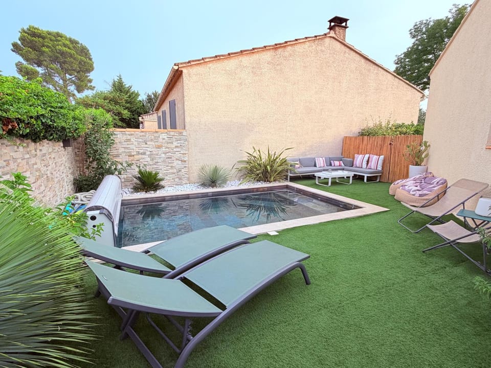 Studio climatisé & piscine Entraigues Apartment in Sorgues