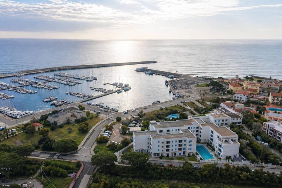 Sunflower / pool / 300m from beach Apartment in La Caletta