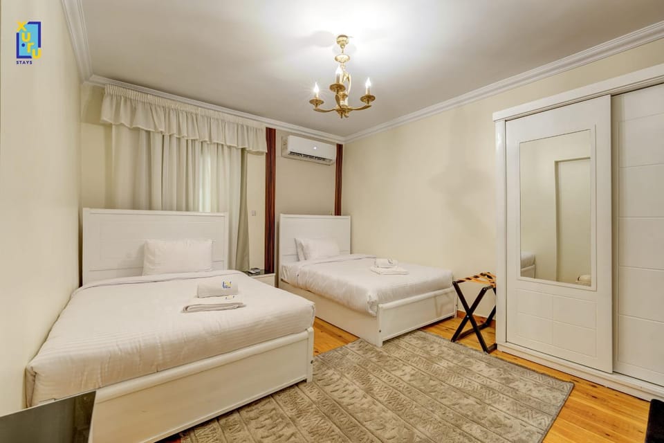 The Luxe Loft 2BDR Apt 15 Min To Airport Apartment in Cairo Governorate