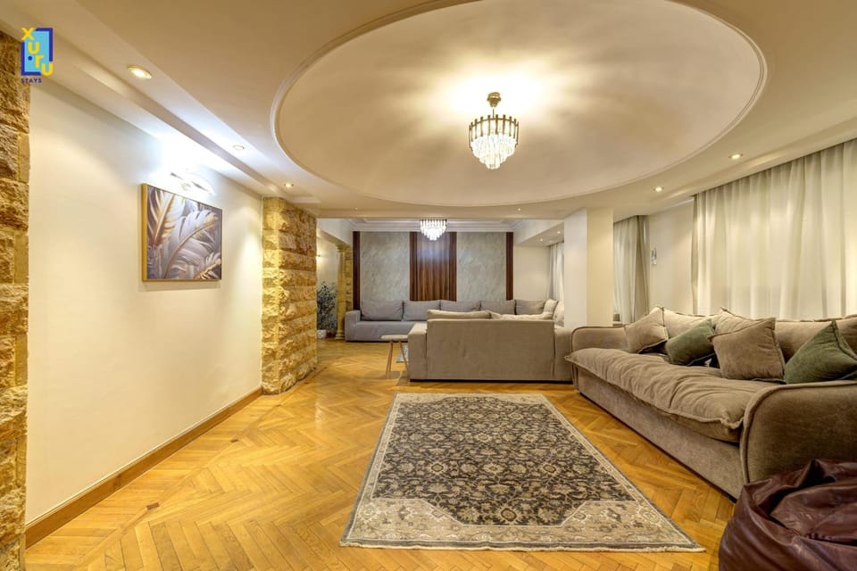 The Luxe Loft 2BDR Apt 15 Min To Airport Apartment in Cairo Governorate