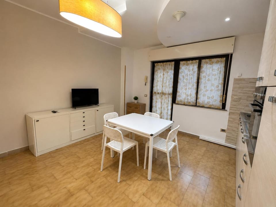 TV and multimedia, Kitchen or kitchenette, Dining area
