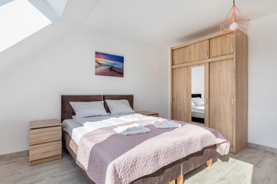 Bed, Photo of the whole room, Bedroom, towels, wardrobe