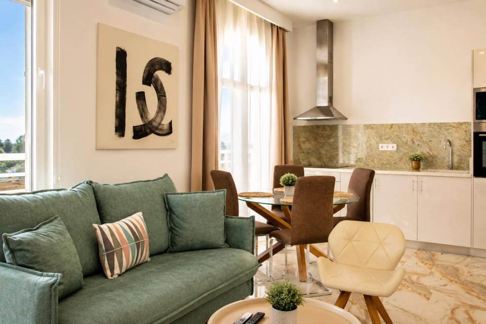 Manantiales Suites Sol Apartment in Torremolinos