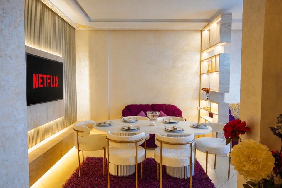 Living room, Dining area