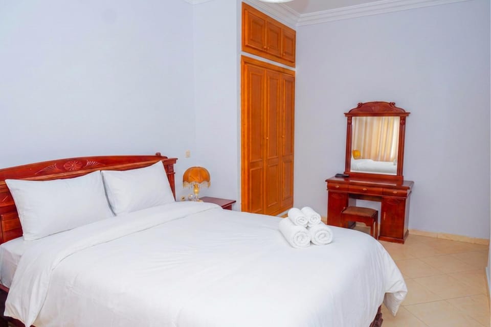 Bed, Photo of the whole room, Bedroom, towels, wardrobe