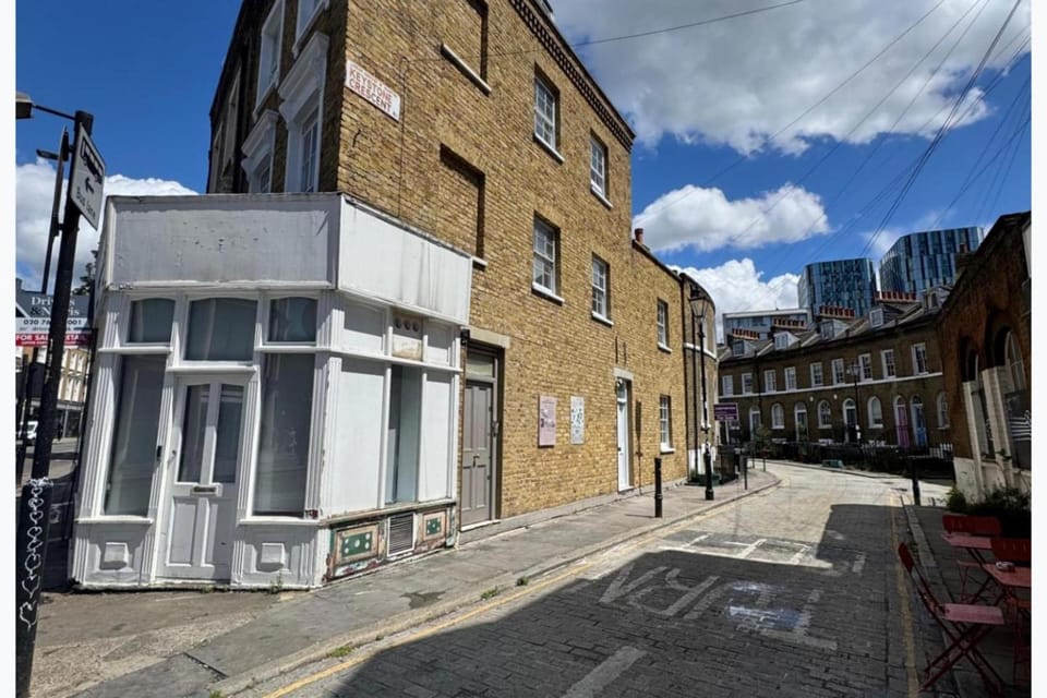 Neighbourhood, Street view