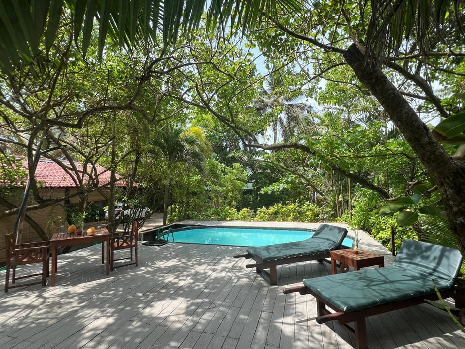 Patio, Pool view, Swimming pool, Swimming pool, sunbed