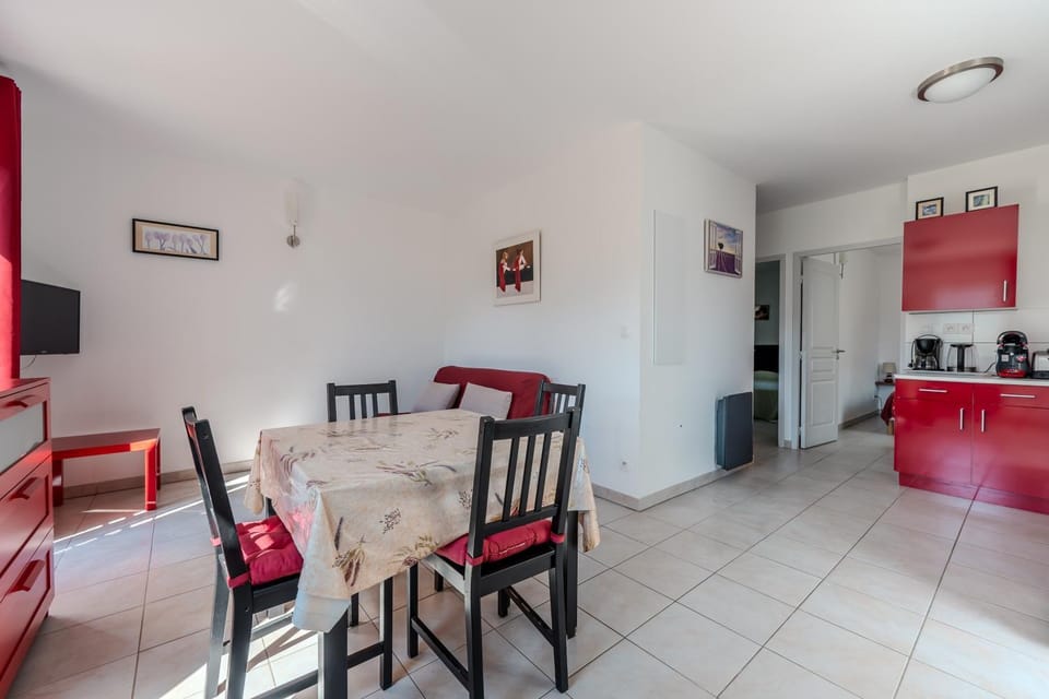 Ventoux - Le Rouge et le Noir Apartment in Provence