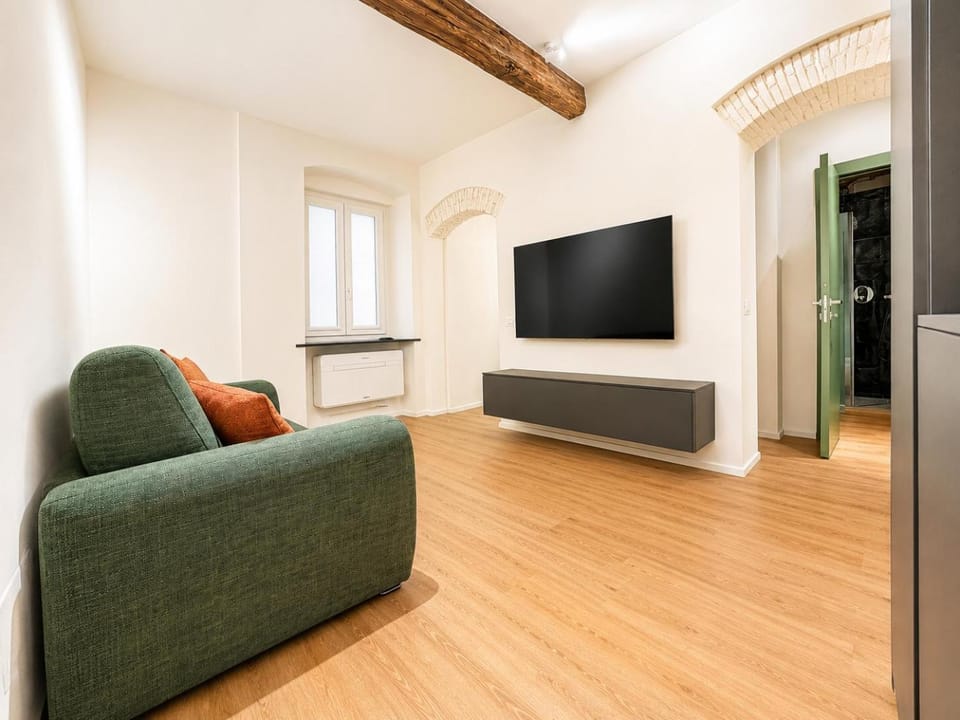 Communal lounge/ TV room, TV and multimedia, Living room, Seating area