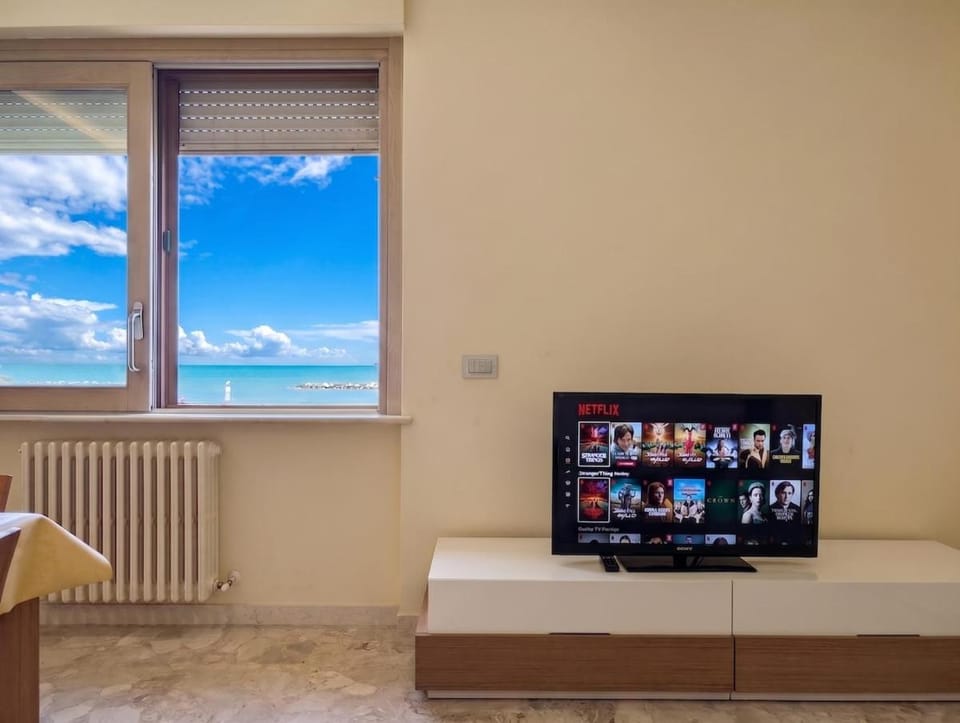 -Fronte mare- WiFi AC vista mare 10 posti letto Apartment in Porto San Giorgio