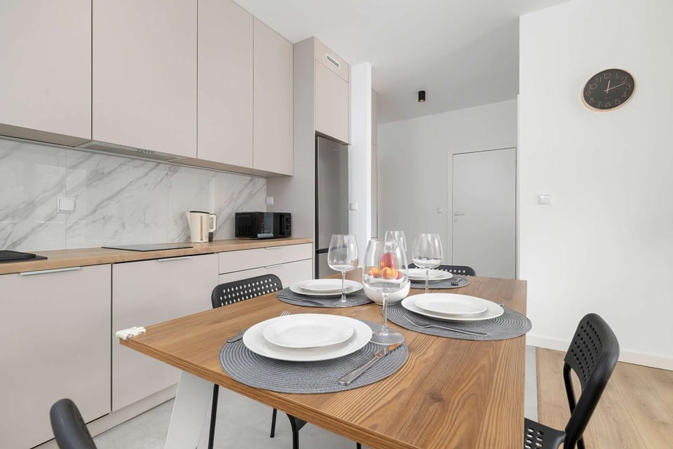 Kitchen or kitchenette, Dining area, stove